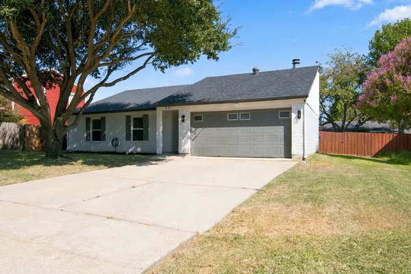 831 BEVERLY DR