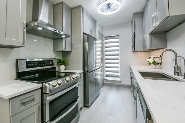 2300 AUGUSTA DR 28