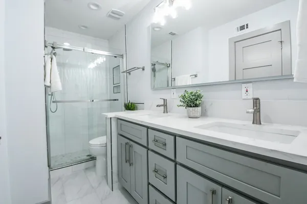 2300 AUGUSTA DR 28