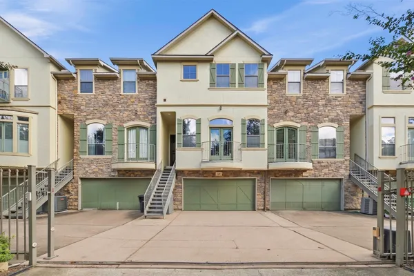 1407 SOUTHMORE BLVD