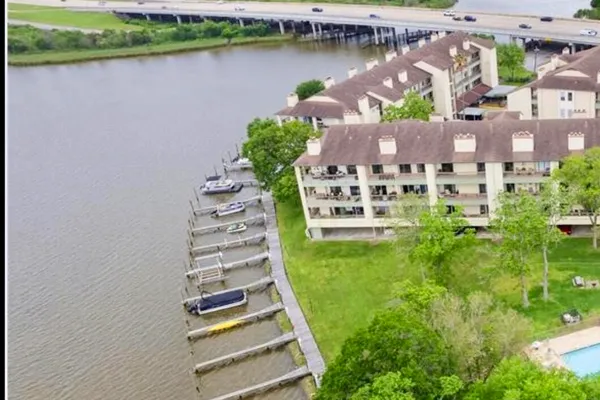 18809 EGRET BAY BLVD 125