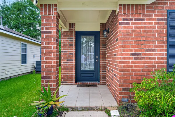24019 KINGBRIAR DR