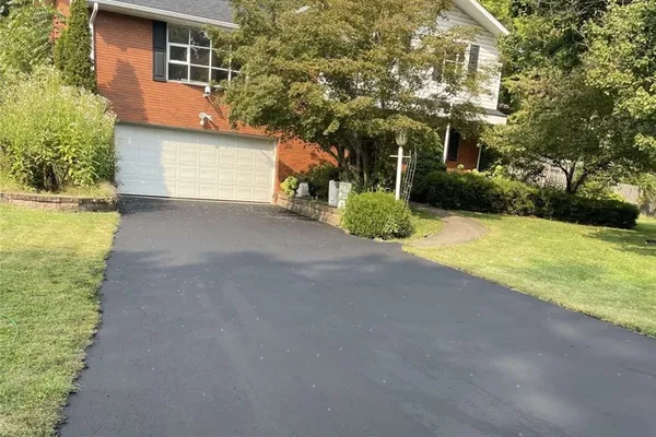 14 REDGRAVE DR