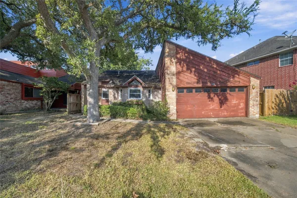 606 MEADOW KNOLL DR