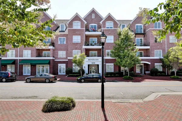 5215 CENTER ST 203
