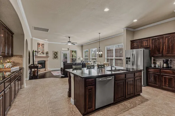 1314 OAK HILL LN