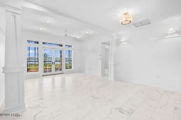 1101 SAWGRASS CT 102