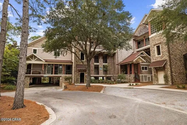 1101 SAWGRASS CT 102