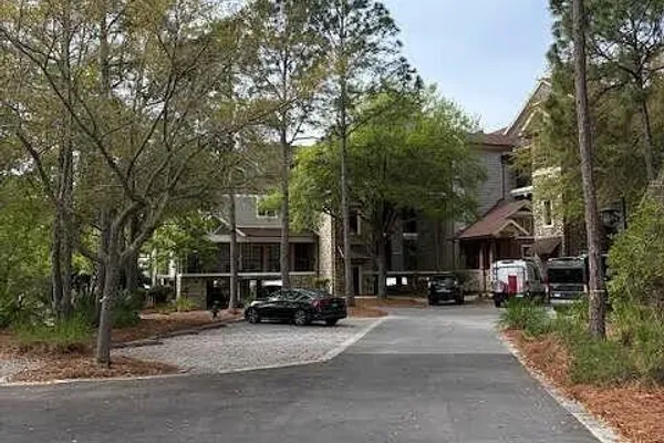 1101 SAWGRASS CT 102