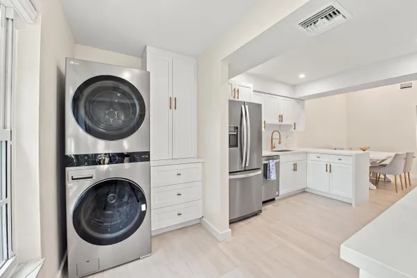 2121 S OCEAN BLVD 106