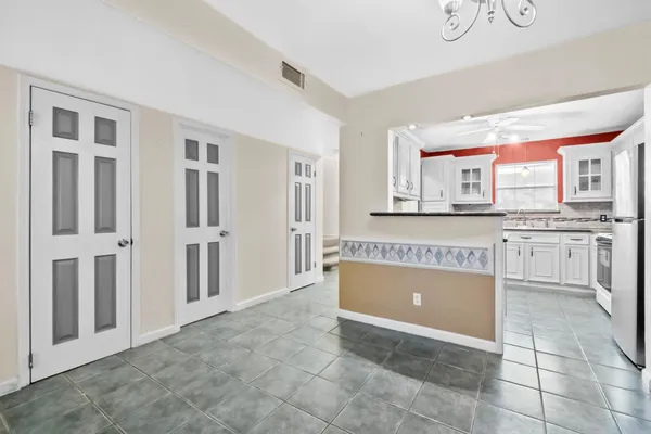 1025 WILLOW OAKS CIR