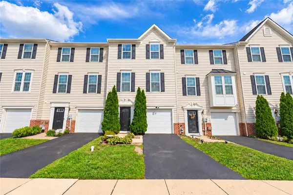 82 GREEN VIEW DR