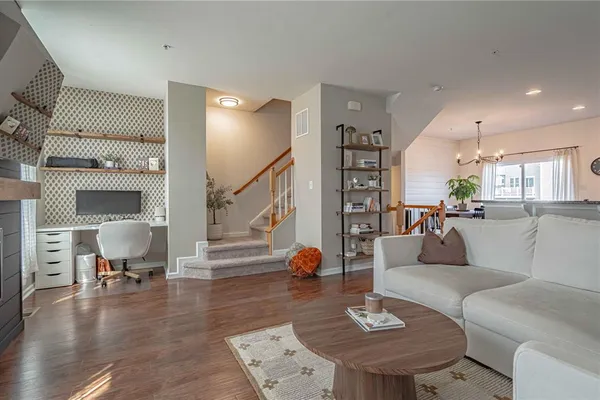 82 GREEN VIEW DR