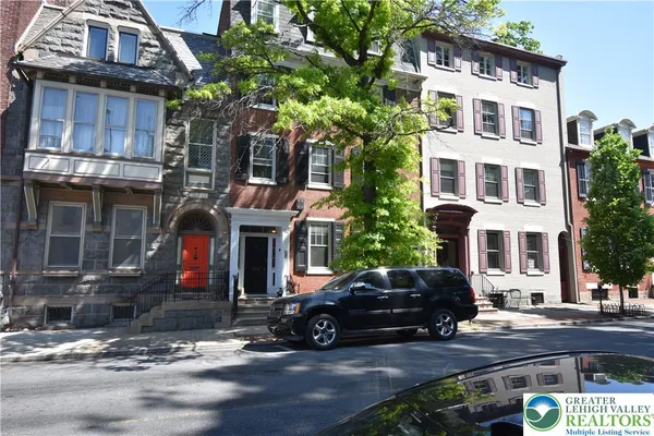 241 SPRING GARDEN ST 1