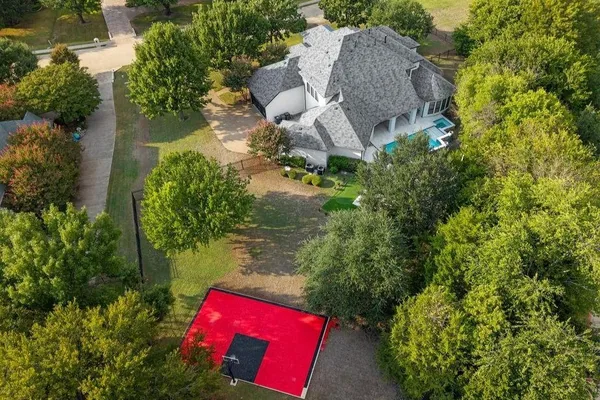 5601 S WOODCREEK CIR