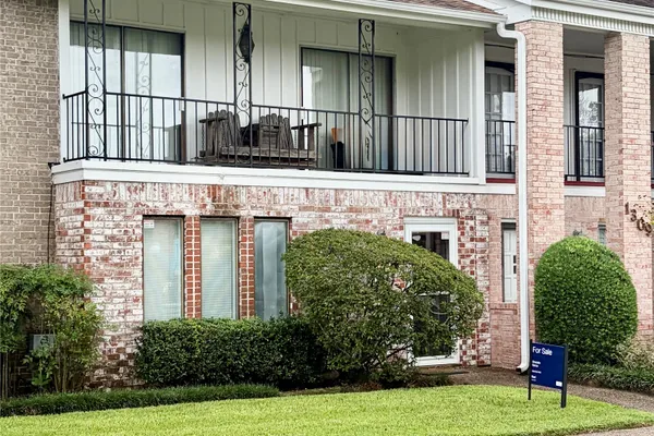 1311 TOWN CIR 4
