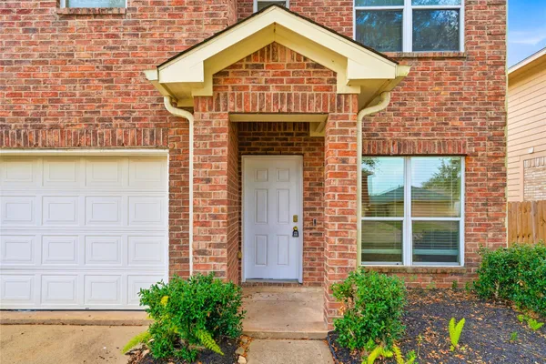 1111 AUBURN VIEW LN