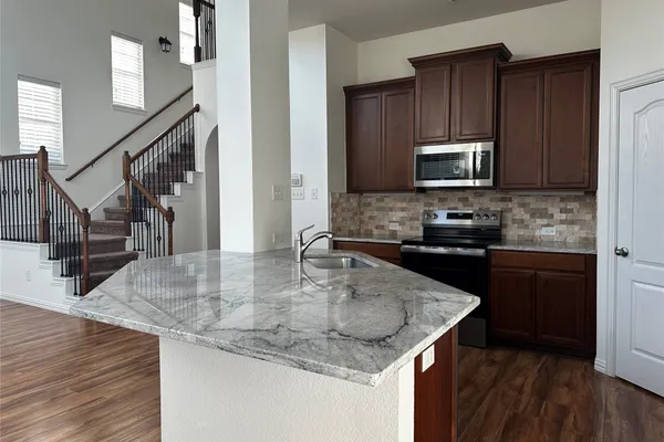 3821 MARCILLIA CIR