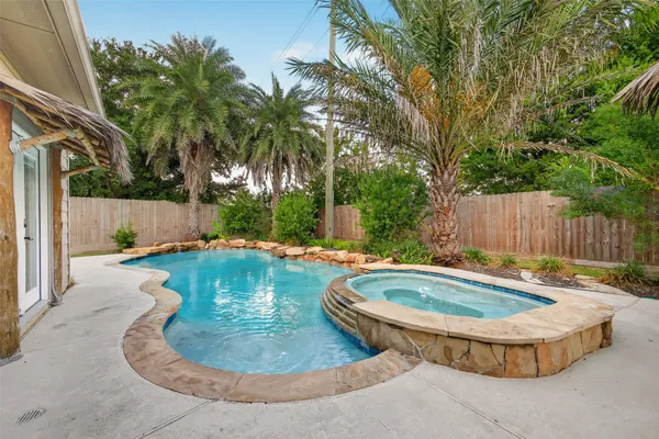 7122 FREESIA CT