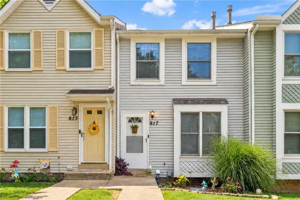 817 ELM CT