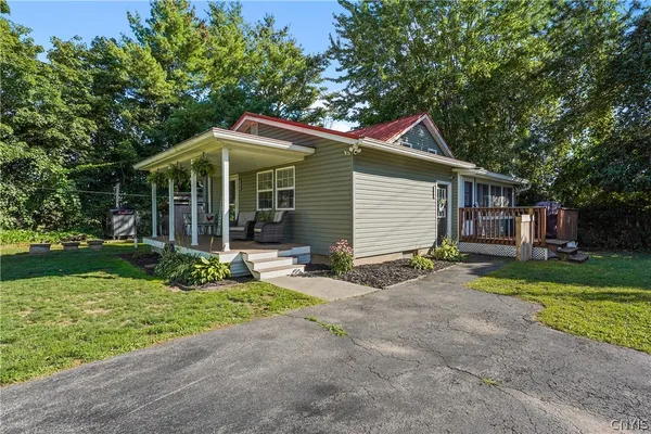 276 STEWARTS CORNERS RD