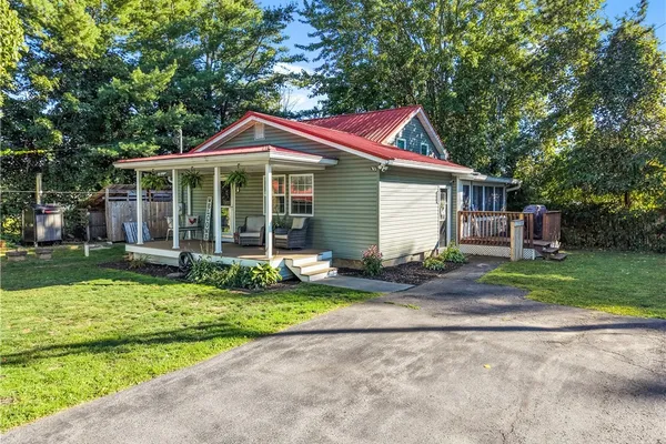 276 STEWARTS CORNERS RD