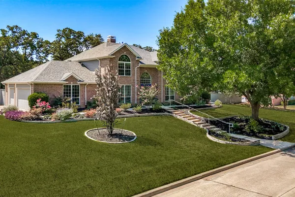204 E CHAPEL DOWNS DR
