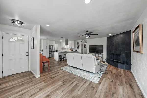 3101 WHISPERWOOD LN