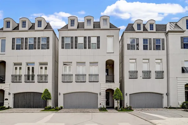 1010 SAVANNAH CEDAR LN