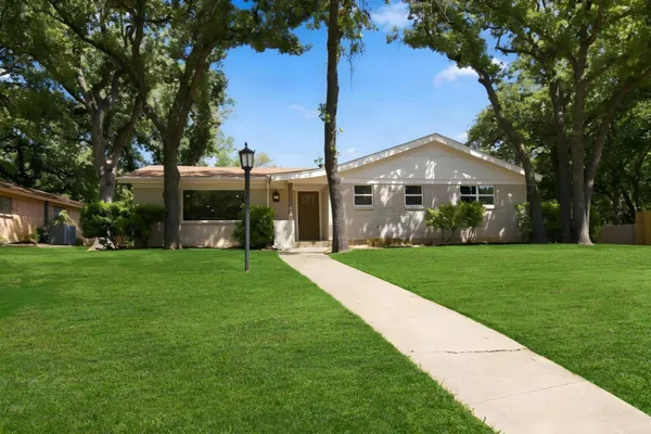 508 OAK PARK DR