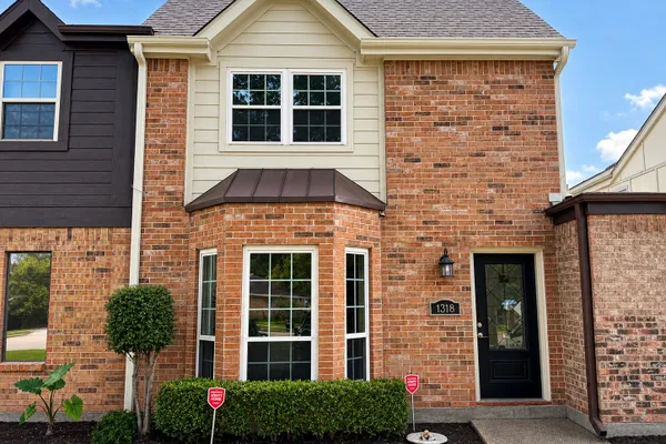 1318 WARD RD 5