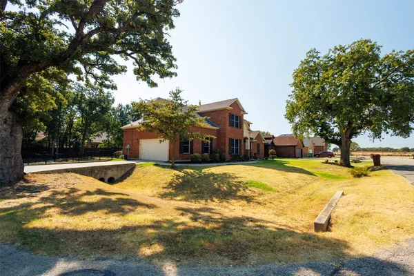 506 SPRING DR