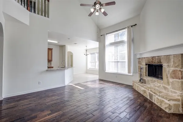 506 SPRING DR