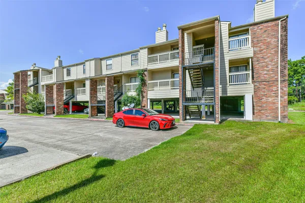 2501 GULF FWY 243D