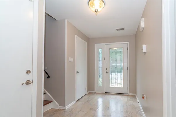 106 LARCHWOOD DR