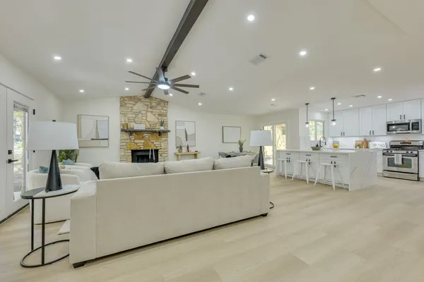 8909 TEXAS SUN DR