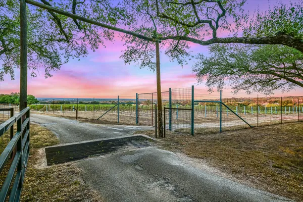 878 RANCH RD 2766