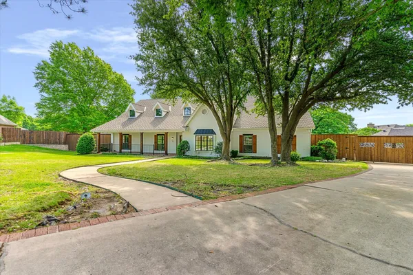 3511 WOODCREST CT
