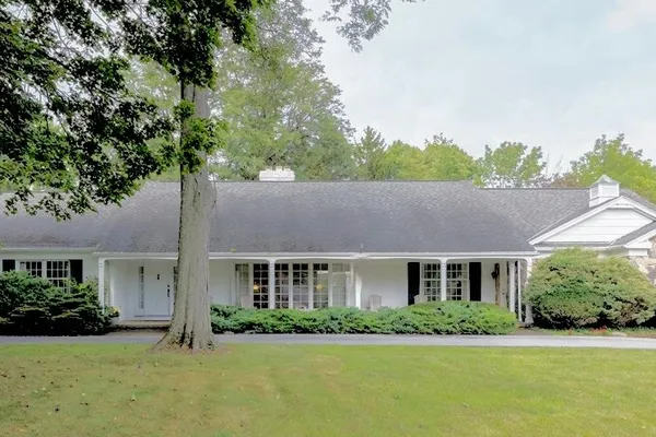 339 STONEHENGE DR