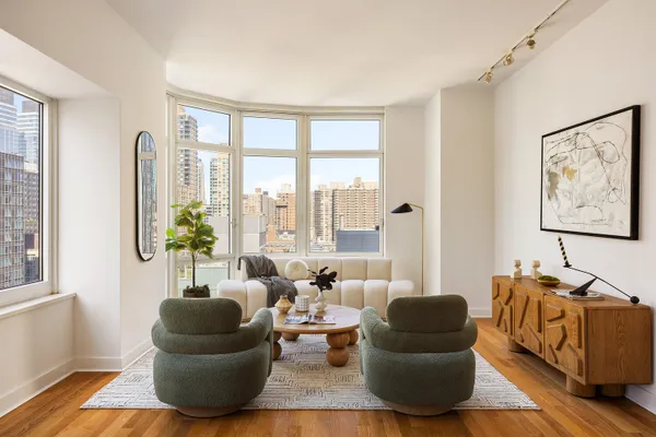 555 W 59TH ST 17B