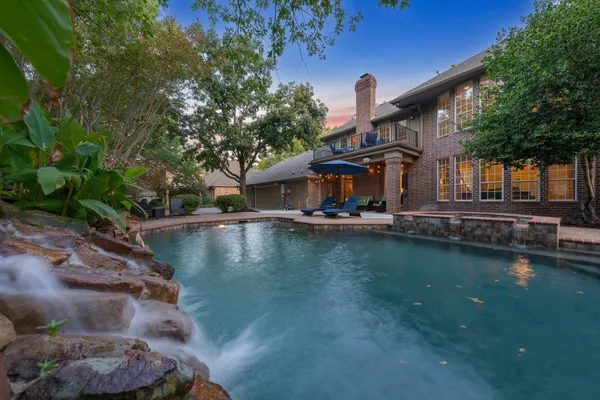 303 COVINGTON WAY