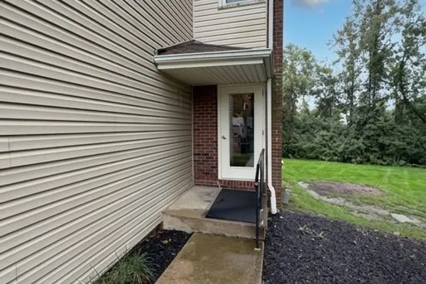 1704 KENZIE DR