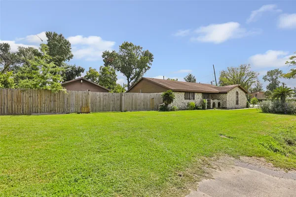 12803 VERDUN DR