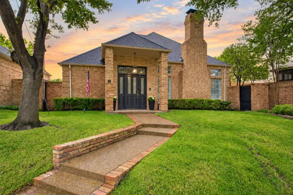 7 CARMARTHEN CT