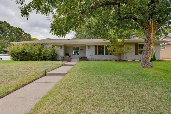 721 HURSTVIEW DR