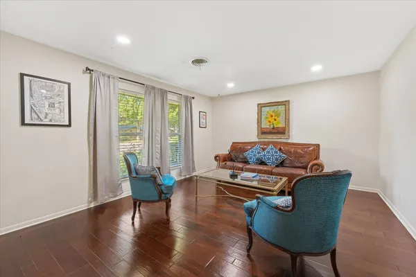 617 MIMOSA DR