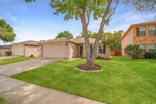 2709 WHITE OAK DR