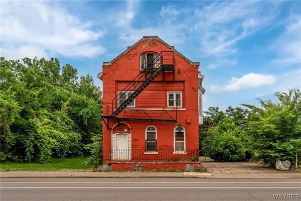 559 GENESEE ST