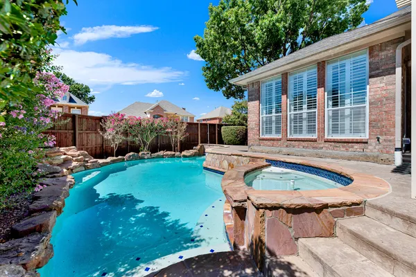 4020 MAYFLOWER LN