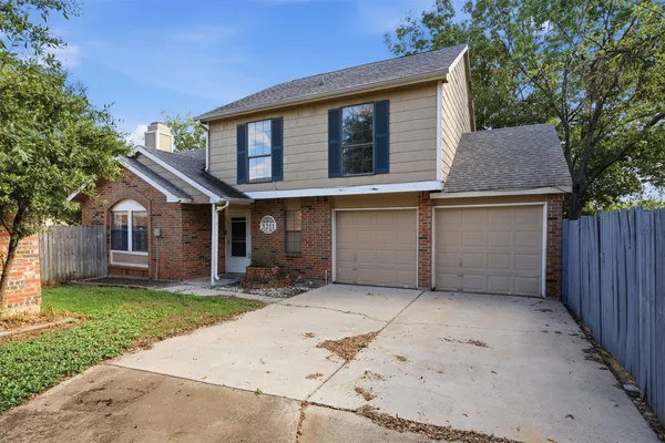 3211 FOREST CREEK DR
